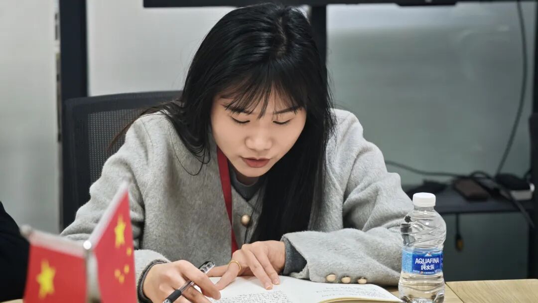 党建引领聚合力，创新赋能育新篇—— 11月新学八里党支部召开党员扩大会圆满召开(图2)